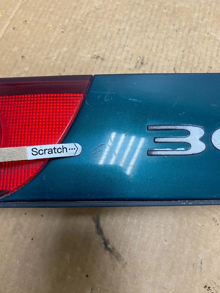 Panel de luz trasera central maletero Mitsubishi 3000GT 1995 a 1998 G2444 Foto 4 de 4