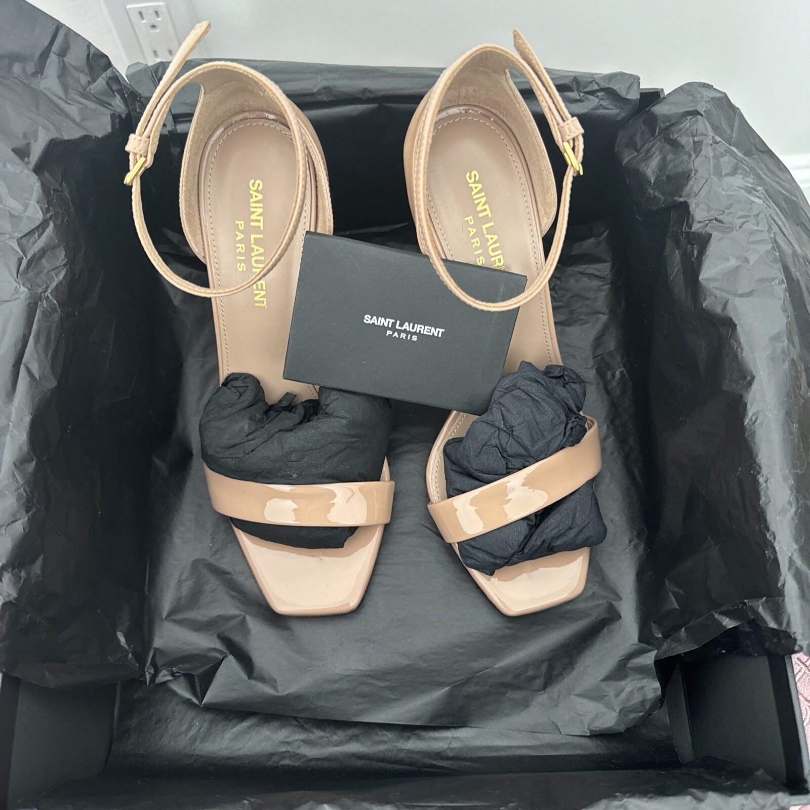 Sandali brevettati Saint Laurent Paris ambra nuda taglia 37 décolleté cinturino alla caviglia YSL