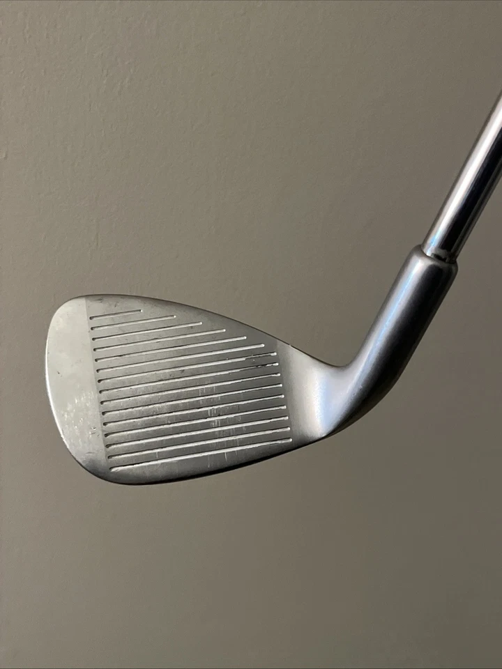 Acer Series 2001 •TWB• 9 Iron Steel Shaft Right Hand  - Image 2 of 4