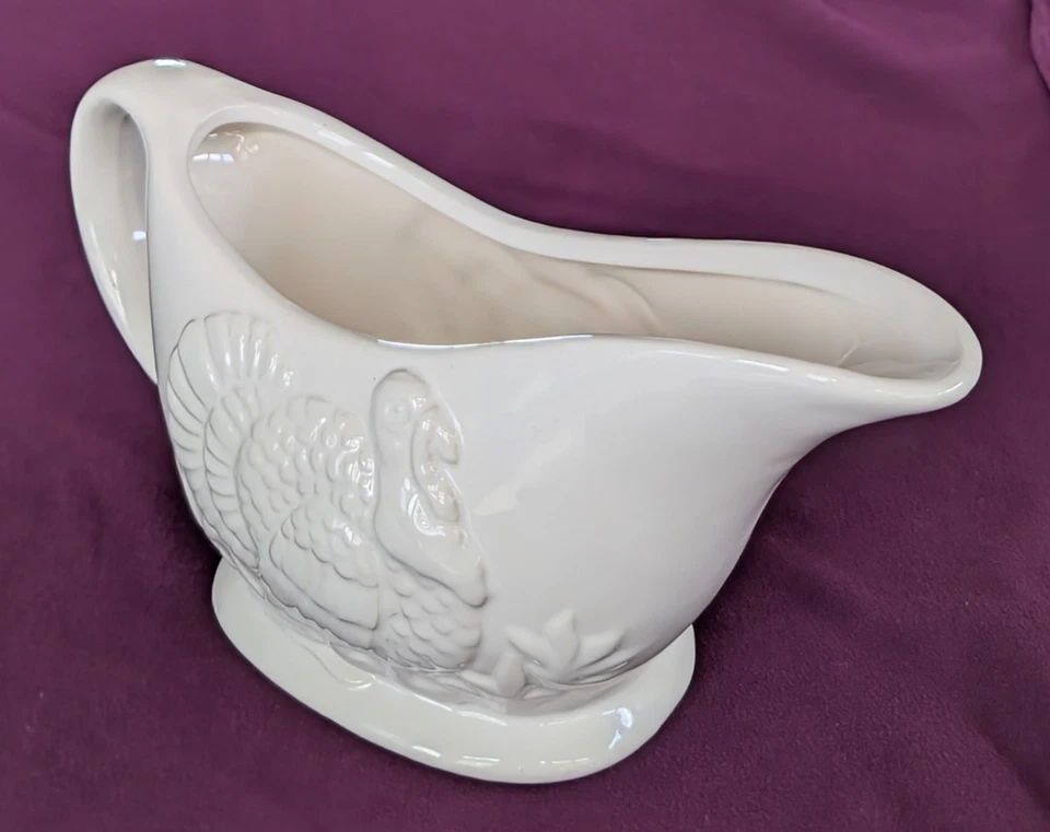 Ceramic Cream Color Gravy Boat w/ Embossed Turkey 4" x 9" X 3" - Image 2 of 4