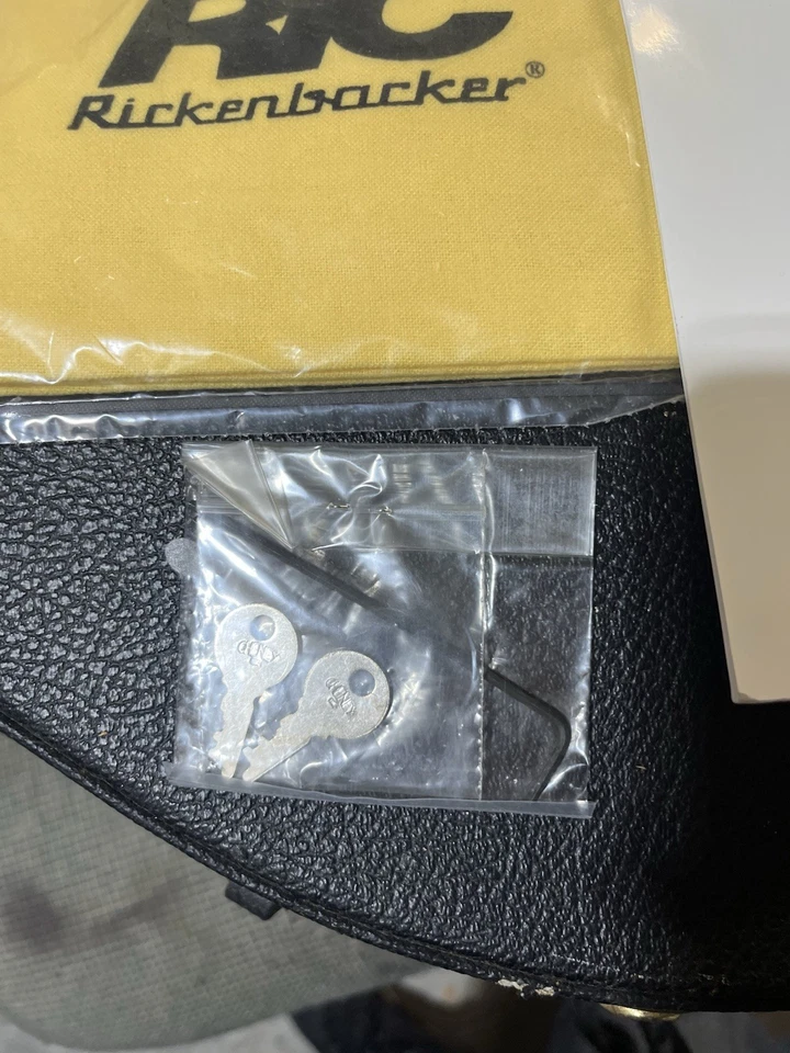 Guitarra y bajo Rickenbacker 1992 vintage manual del propietario, tela, teclas de estuche Foto 4 de 4