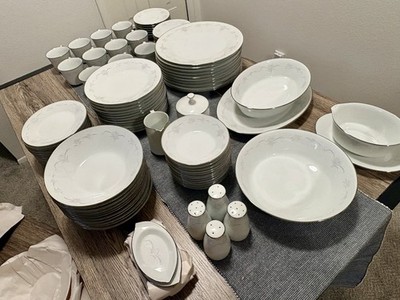 Noritake Casablanca 6842 Porcelain 94 piece Dinner Set White/Gray Floral