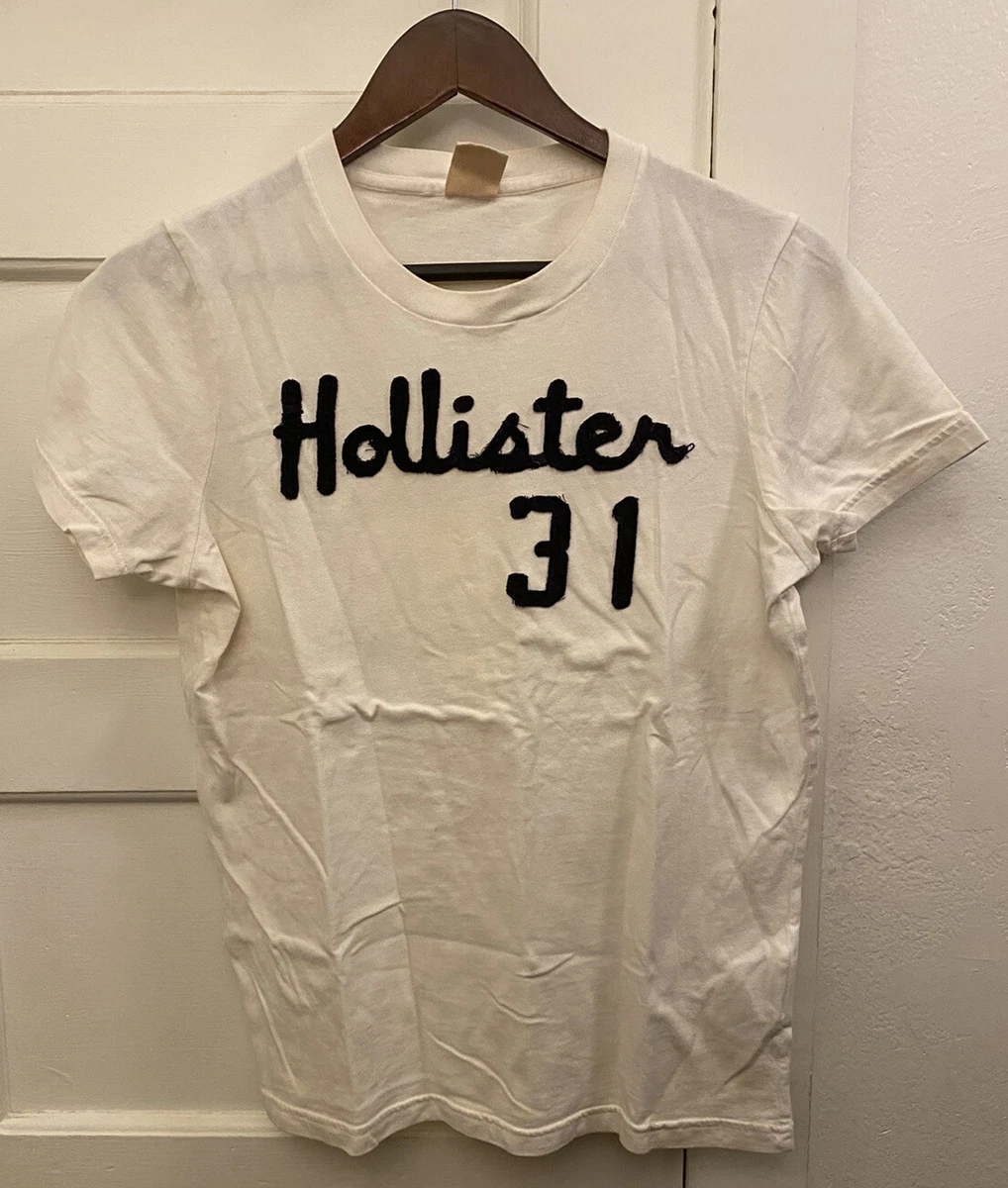 Hollister embroidered logo graphic tee deals