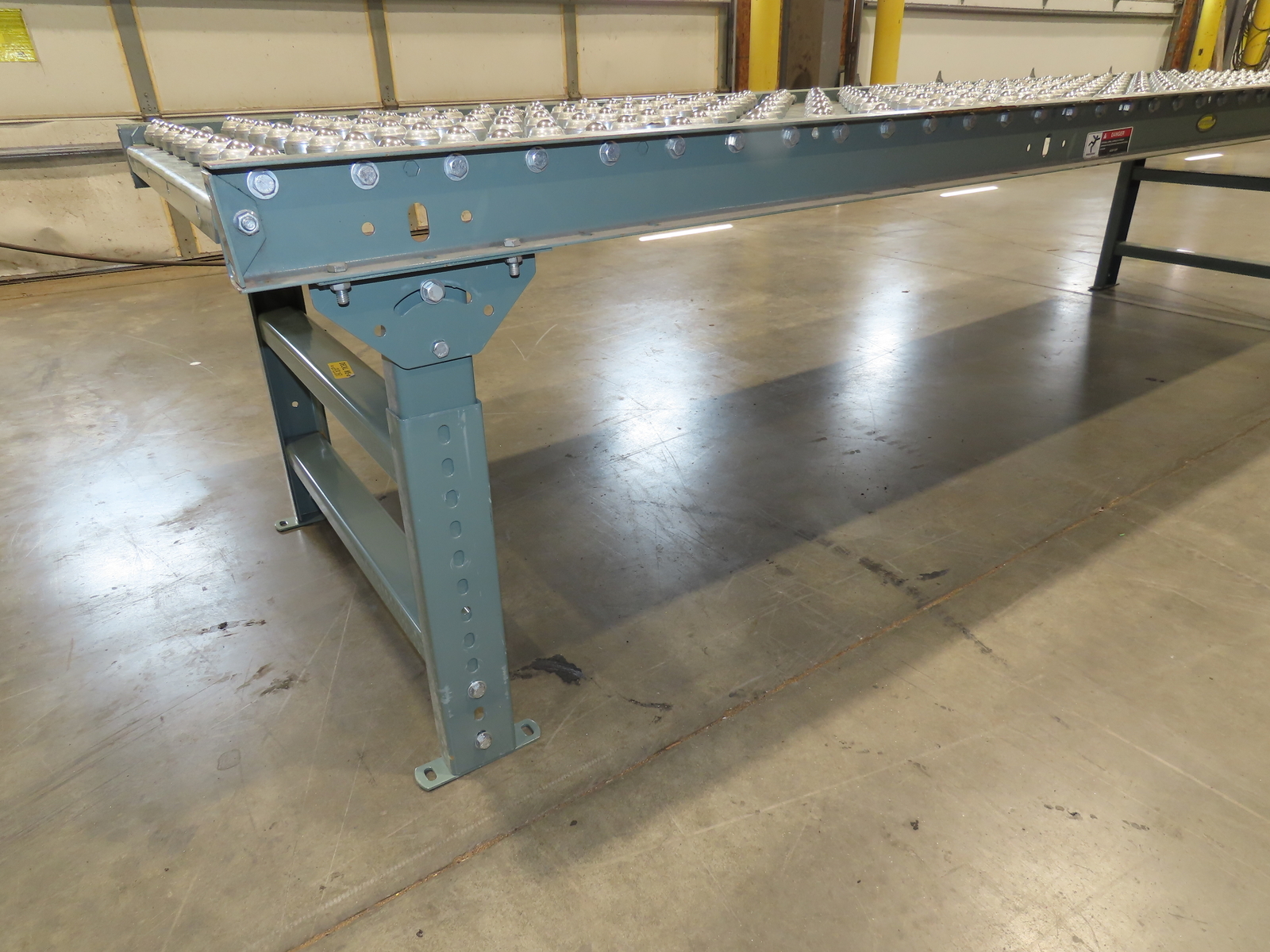 Hytrol 34"x 10' Ball Transfer Conveyor Table 31"BF 4"Centers Adj Height