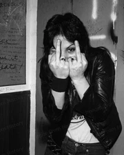 8x10 Print Joan Jett Candid Using the Finger #UJJJ