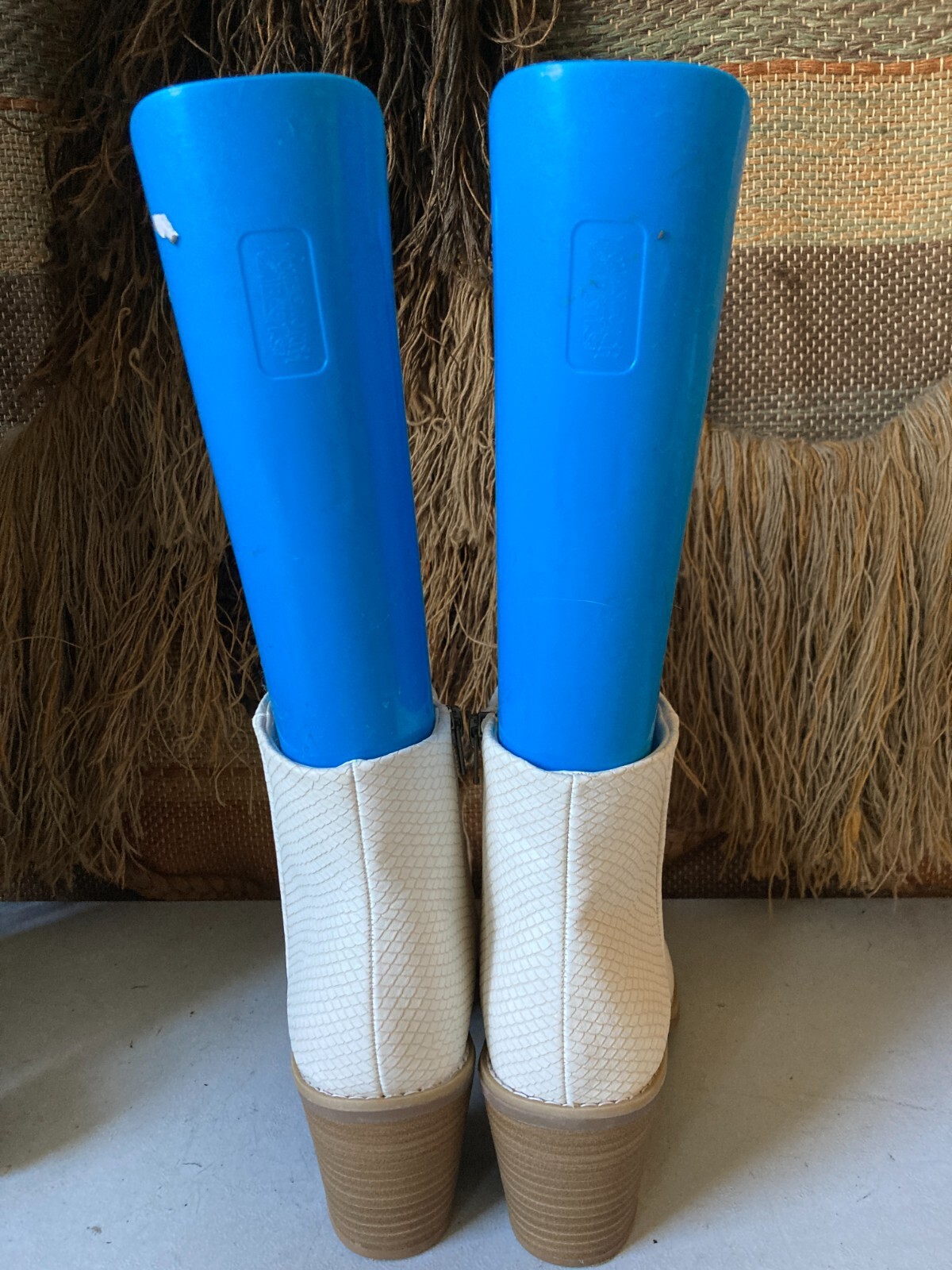 Universal Thread  17730 Light White Ankle Boots U… - image 5