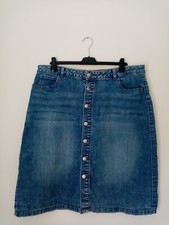 WOMEN'S LADIES  DENIM SHIRT WITH BUTTONS.  SIZE 18.