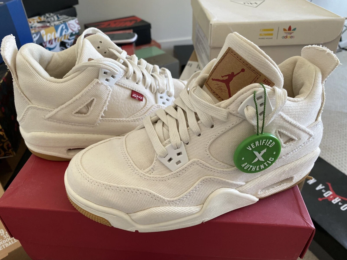 Levi's aj4 store