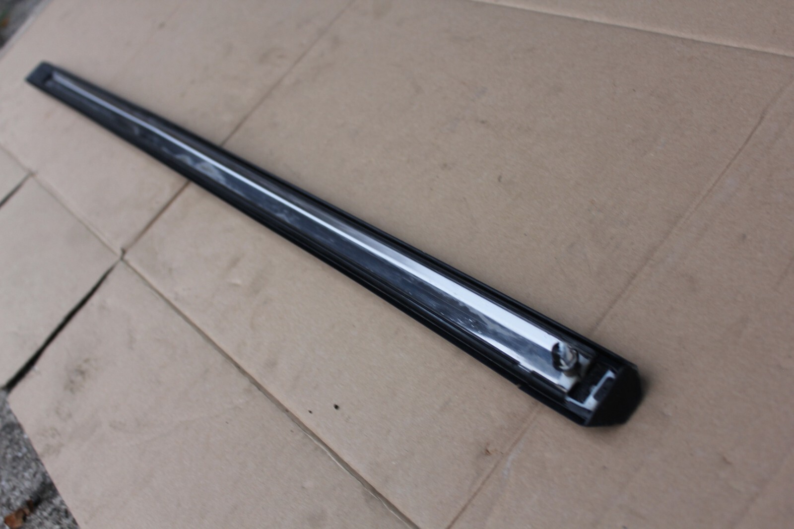 GENUINE ORIGINAL BMW E30 SEDAN TOURING MOLDING FRONT LEFT DOOR 