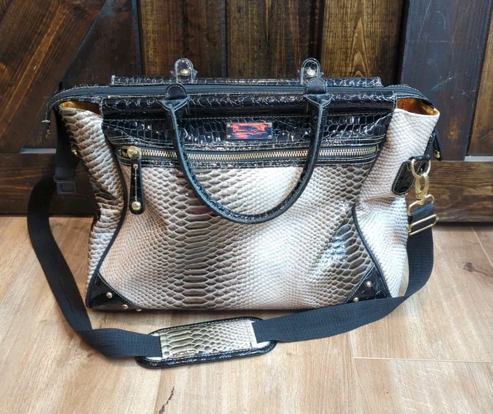 SAMANTHA BROWN Embossed Tan Black Faux Croc Travel Duffle  display picture 3