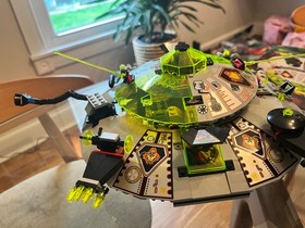 LEGO Space: Alien Avenger (6975) w/ Manual