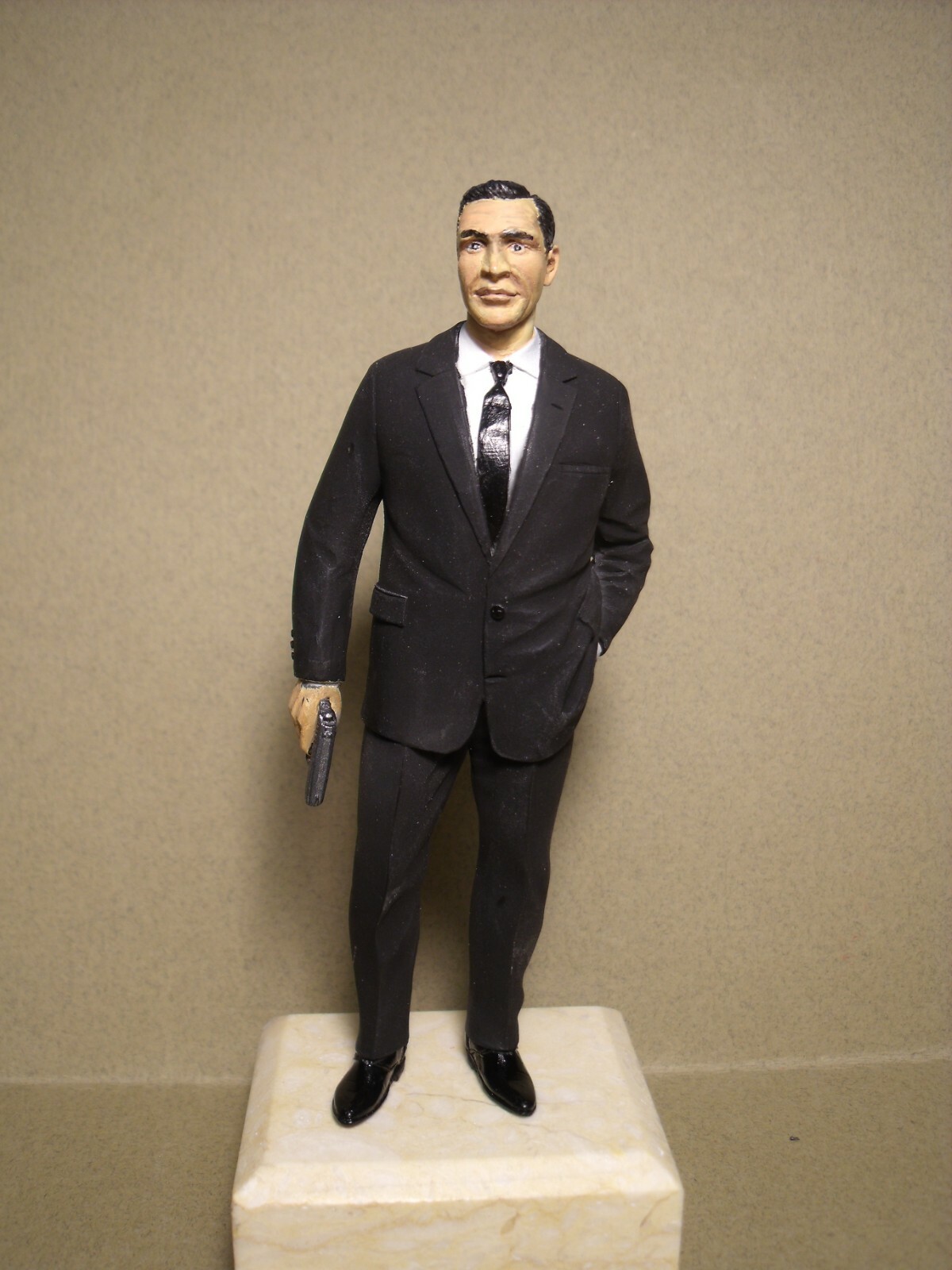 Figurine James Bond 1/18 Sean Connery peinte à offrir aux passionnés