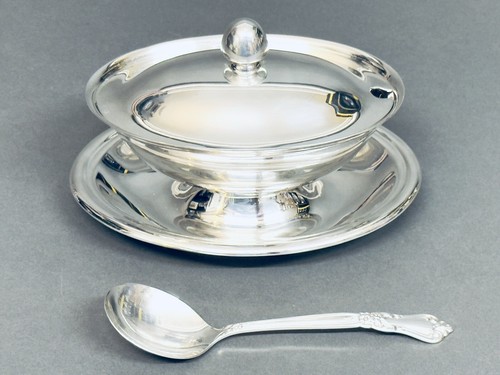 Fabulous Vintage Reed & Barton Silver Plate Sauce Bowl W/Cover &Serving Spoon - Picture 6 of 11