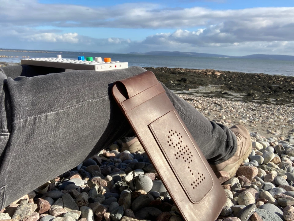 Teenage Engineering OP–1 / OP-1 Field Handmade Leather Case - Bild 3 von 4