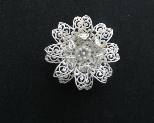 VTG Fashion C. TRIFARI White Enamel Filigree Flower Brooch Pin - Bild 5 von 7