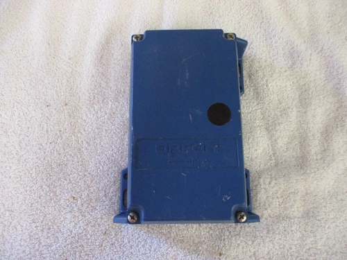 EATON/opcon Photelectric Sensor Control Module 90-132VAC    8172A-6501