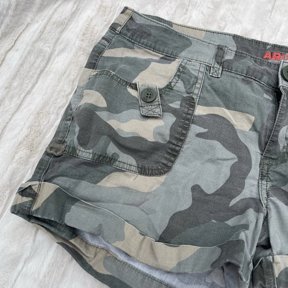 LOTE DE 1 SHORTS VAQUEROS AARIZONA VERDE CAMUFLAJE DENIM JUNIORS TALLA 13 Foto 2 de 4