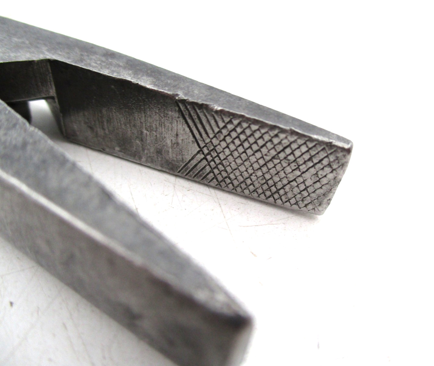 MAC TOOLS 8" Long Reach Flat Nose Pliers, Made in USA, Duck Bill, Red - M718G