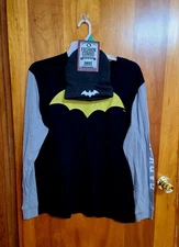 Bioworld Shirt and Beanie Combo Batman The Dark Knight