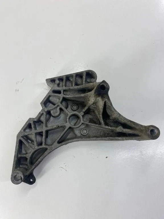 SKODA SUPERB I 3U4 Support Moteur Côté Droit 03L199207 1.97 Diesel 30576762 - Photo 2/4