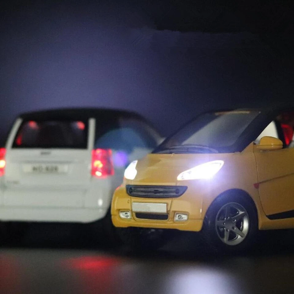 1:32 Model Car Toy Vehicle Kids Gifts With Sound&Light For Smart ForTwo Yellow S - Image 4 of 4