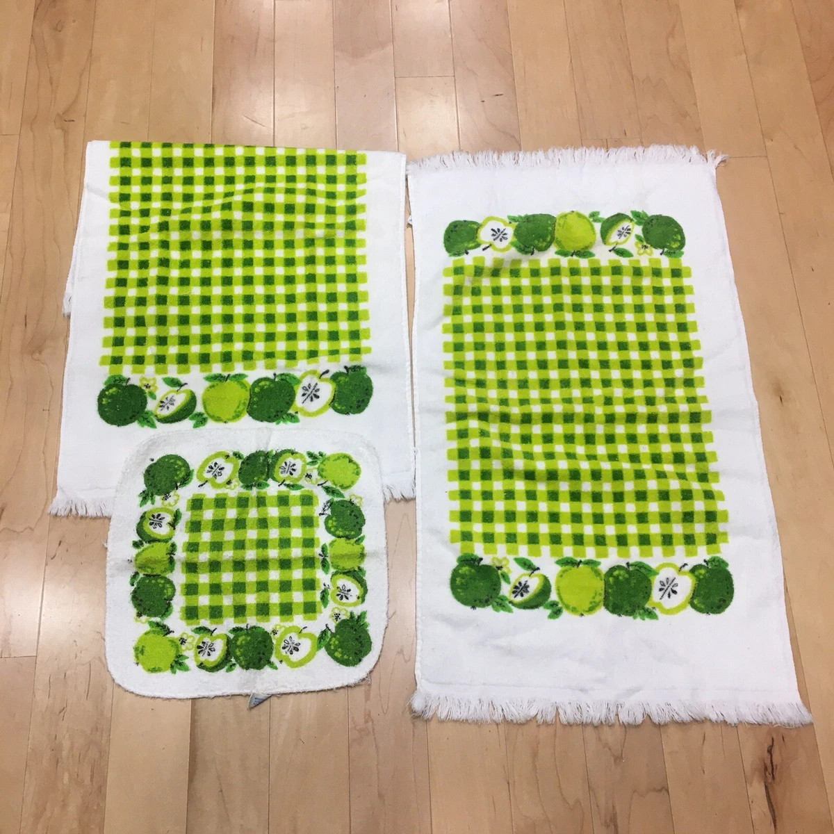 Apple green clearance kitchen towels