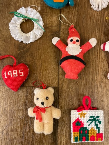 Lotto Ornamenti Natalizi Vintage Fatti a Mano Punto Croce Babbo Natale Pupazzo di Neve anni 70 80 - Foto 19 di 19