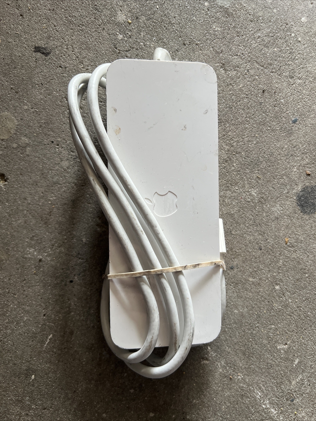 Genuine Apple A1188 AC Power Adapter 18.5V 6.0A 110W for Mac Mini OEM