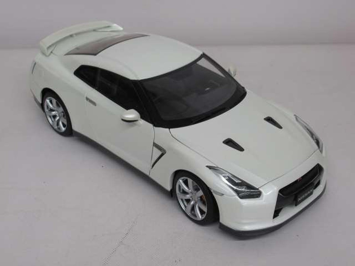京商 NISSAN GT-R 1/18 AUTOart Autoart Nissan Gt-R R35 1/18 Scale Car | eBay