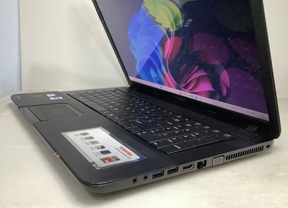 17.3”Toshiba Satellite C870-11G,INTEL@2.20GHz,8GB RAM,128GB SSD,WIN 11 PRO (241) - Image 3 of 4