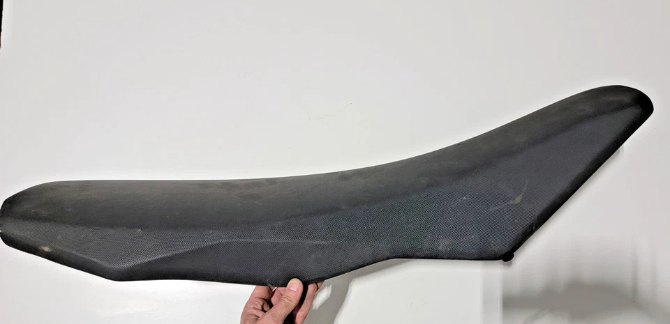 Seat Assembly 2012-2018 KTM 690 Enduro R OEM 76507140000 - Image 3 of 4