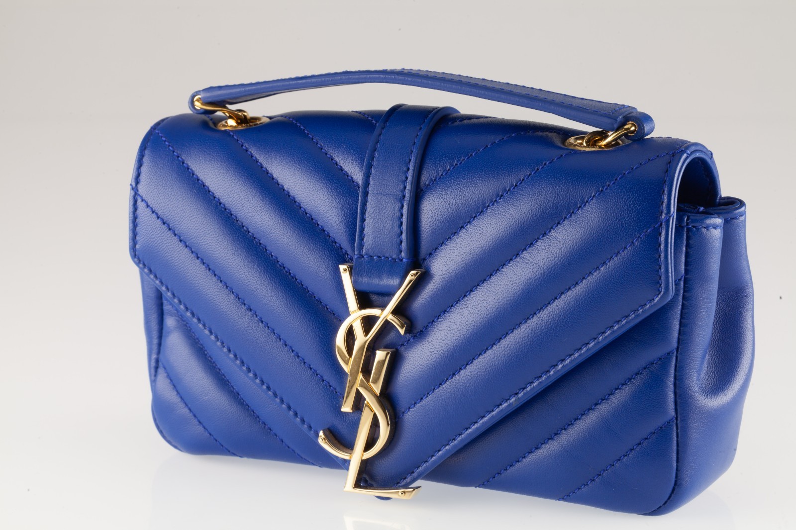 Borsa carta Yves Saint Laurent YSL Bleu Majorelle Chevron in pelle 399289