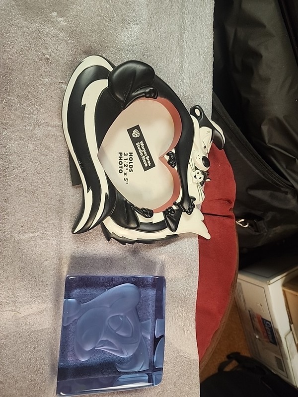 Pepe Le Pew Frame And  Paper Weight
