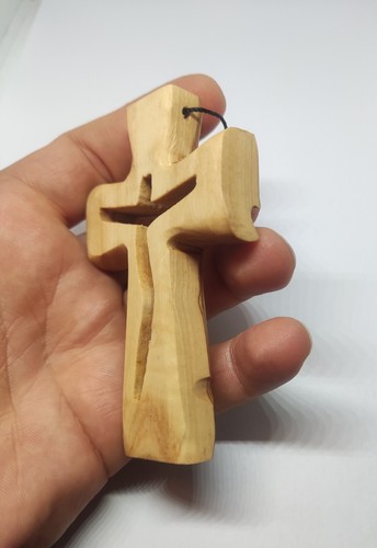 Crucifijo de pared de madera de olivo cruz cristiana tallada Jesús de Medjugorje 3,9" - Imagen 11 de 12