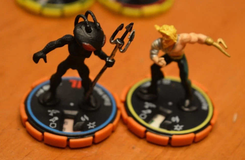 HERO CLIX HYPERTIME LOT OF 50 FIGURES SOME VERY RARE AND HARD TO FIND VALUABLE - Image 2 of 4