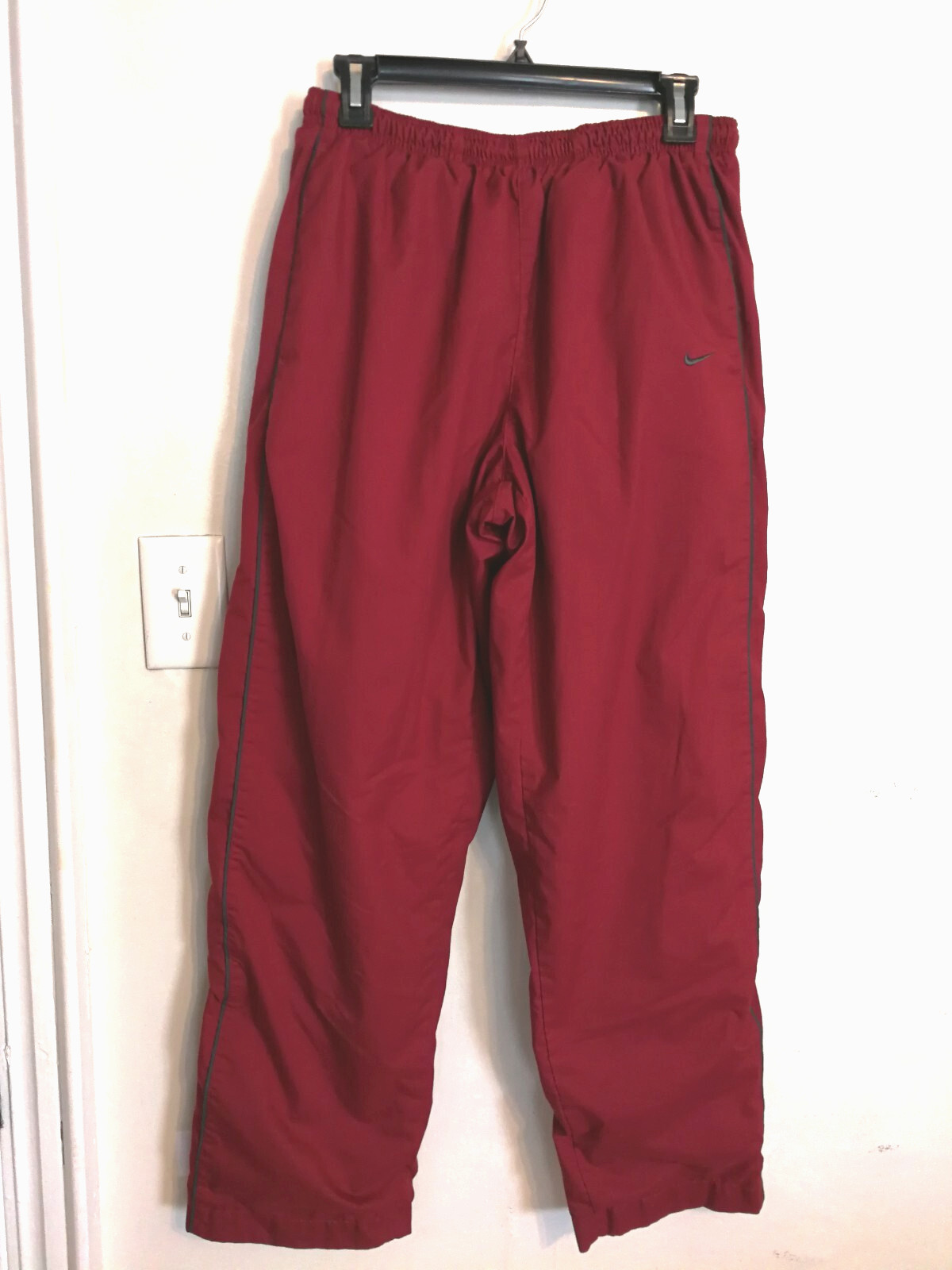 Nike Mens Track Pants M Red Maroon Swoosh Logo Pockets Stretch Athletic Workout