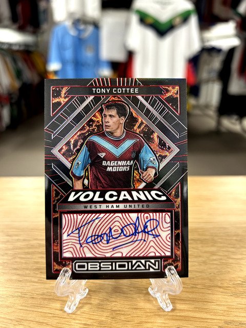 Tony Cottee 2022-23 Panini Obsidian Volcanic Signatures Auto #'d /25