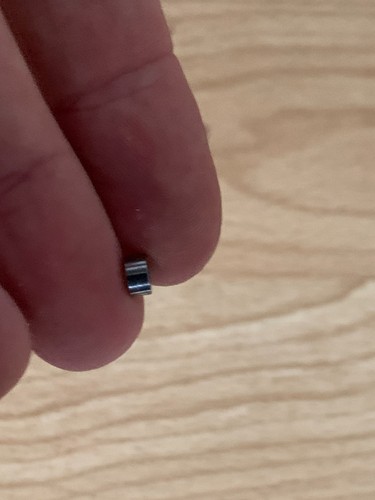 Squire by Fender Guitar String Tree x1 with screw and spacer - Picture 6 of 7