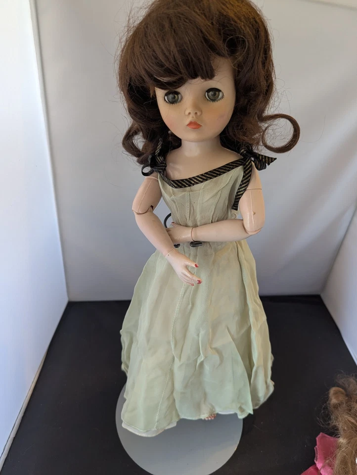 Кукла Uneeda DOLLIKIN Mommy на нескольких шарнирах 19 дюймов 2 S, несколько нарядов и париков - Изображение 3 из 4