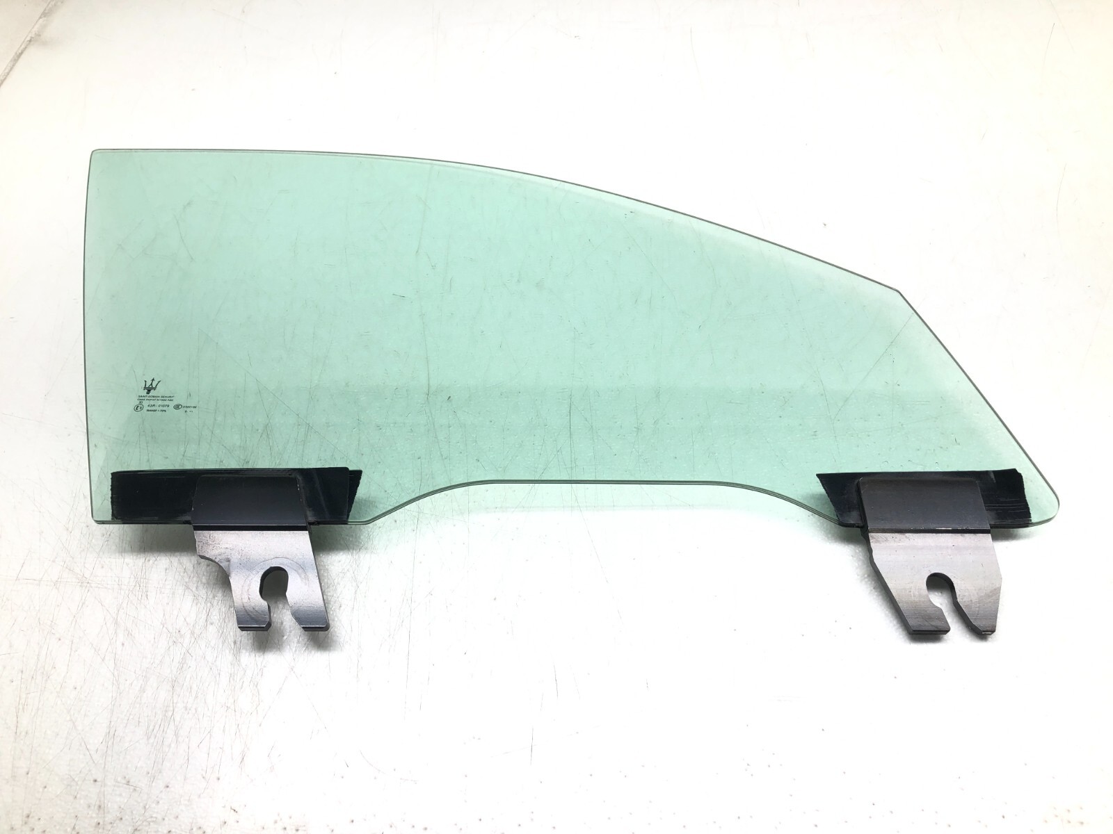 2017-2024 MASERATI LEVANTE RIGHT PASSENGER FRONT DOOR WINDOW GLASS OEM