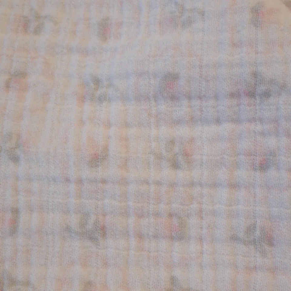 Manta Swaddle Designs blanca con flores rosas 100 % algodón 41 x 40 pulgadas Foto 2 de 4