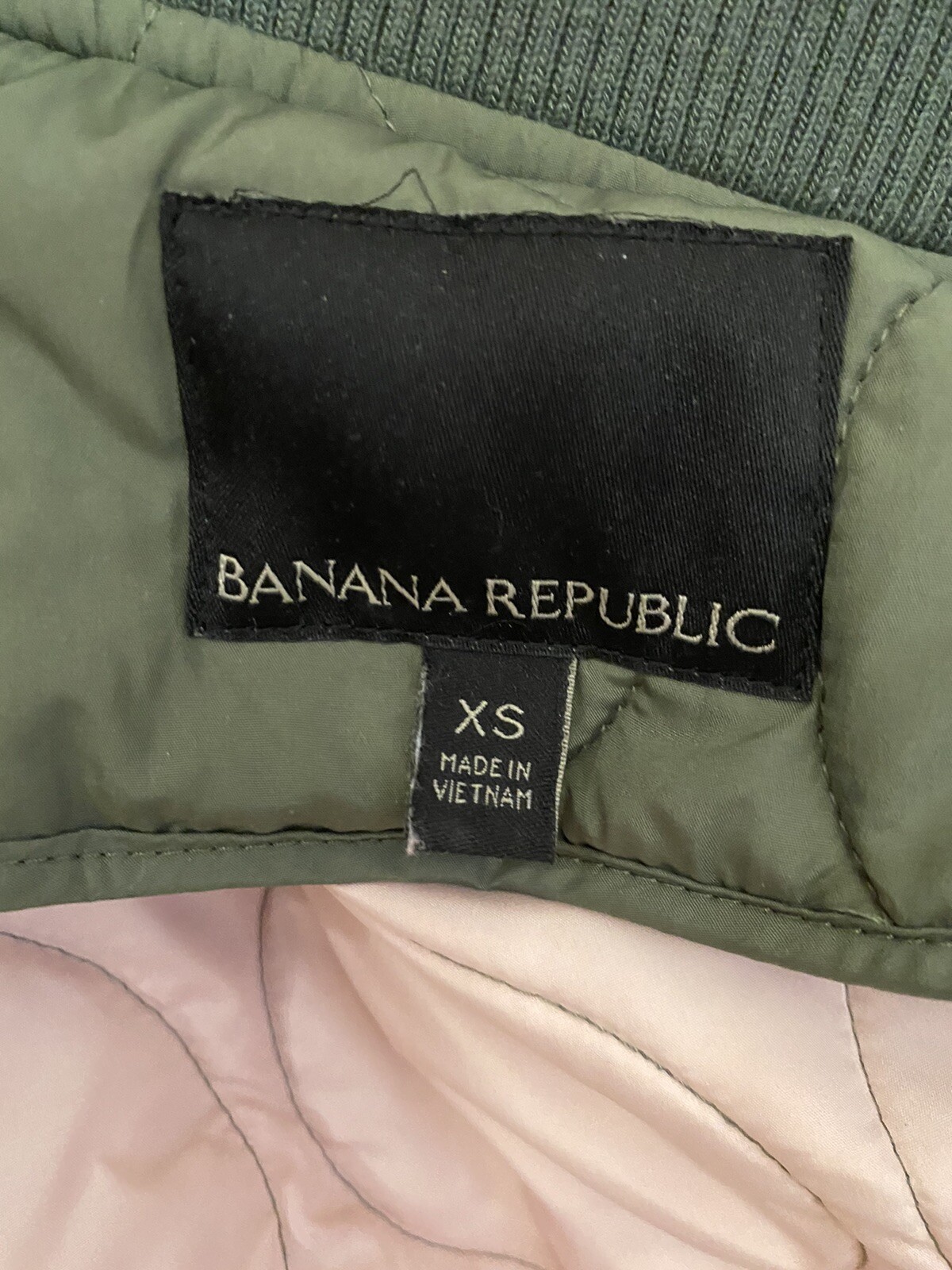 BANANA REPUBLIC BOMBER JACKET SIZE XS GREEN COLOR QUILTED “EXCELLENT