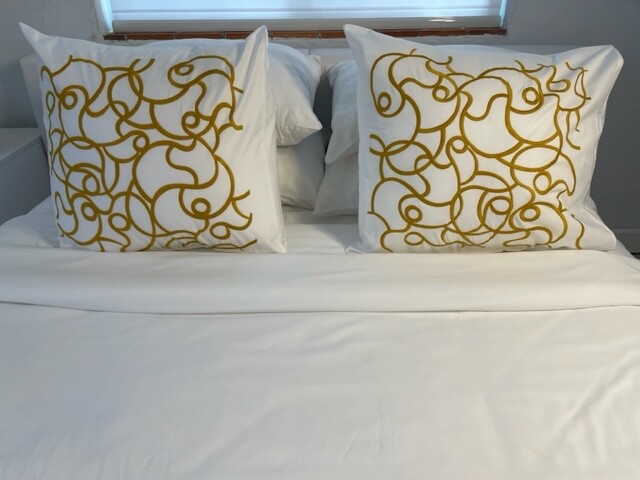 &nbsp;Luxury Pillow Covers, Designer embroidered pillow shams, 5 Star Hotel Pillows, 