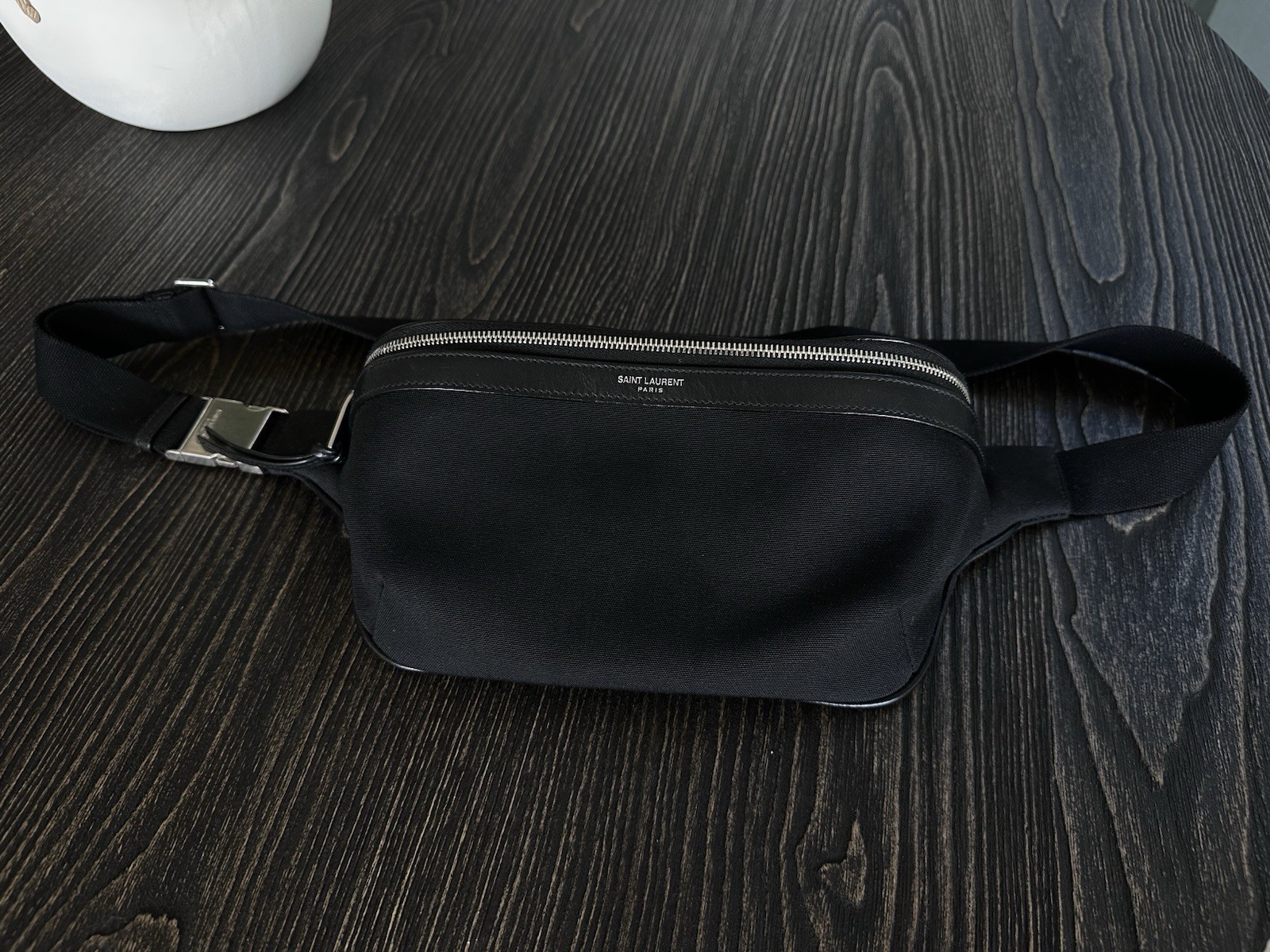 Borsa da cintura classica unisex YSL Saint Laurent Marsupio Cassandre nera