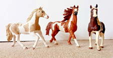 Schleich Pferde Konvolut: Pinto Hengst, Pinto Stute, Malpferd Stute BAUERNHOFWELT