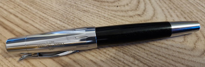 Schwarzer Faber-Castell e-motion Edelharz Parkett Füllfederhalter Spring Clip