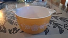 Vintage Pyrex Butterfly Gold 473-B 1 Quart Casserole Dish Flowers