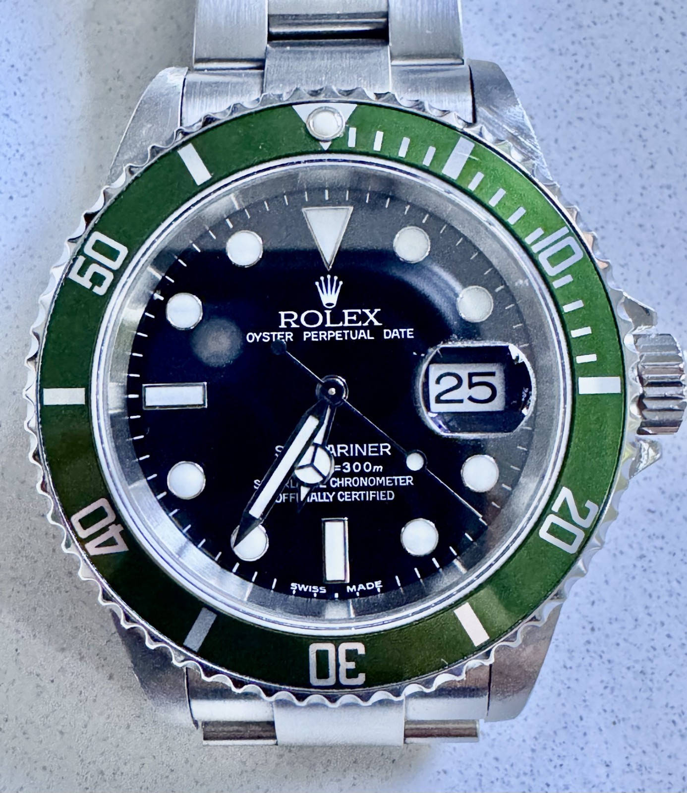 Rolex Submariner Men's Black Watch - 16610LV