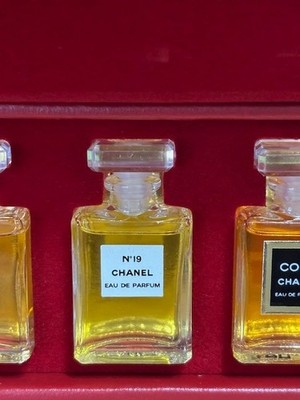 5 CHANEL FRAGRANCE WARDROBE NO 5, NO 19, COCO, COCO MADEMOISELLE
