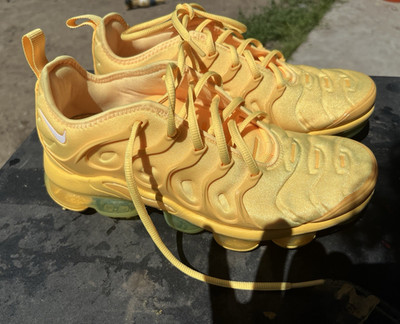 Nike Air VaporMax Plus Yolk Yellow Lace-Up Low Top Neoprene Sneakers 2021